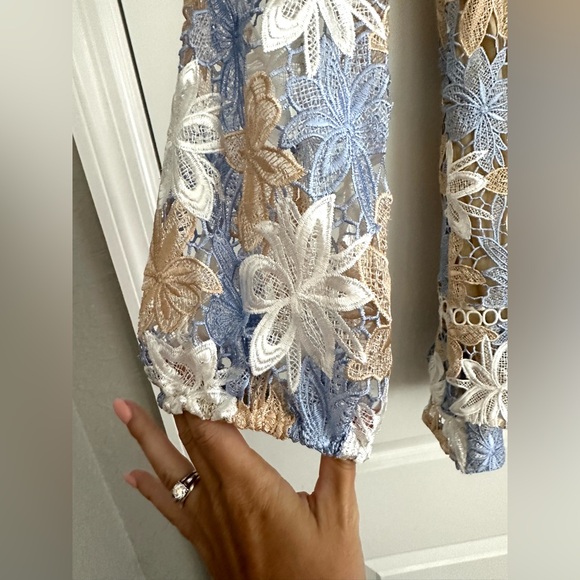 Just me guipure blue,tan, and white laced mini dress w long sleeves size small - Picture 6 of 16